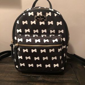 Kate Spade Wilson road bow.  Small Bradley